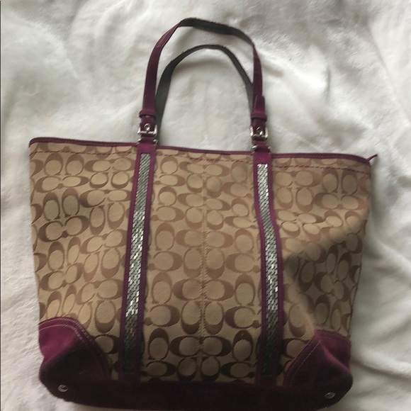 Coach Tote with zipper - Picture 3 of 10